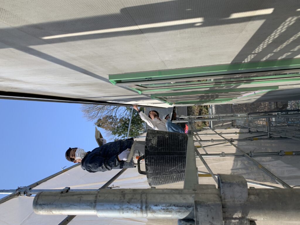 池のほとりの家　左官軍団