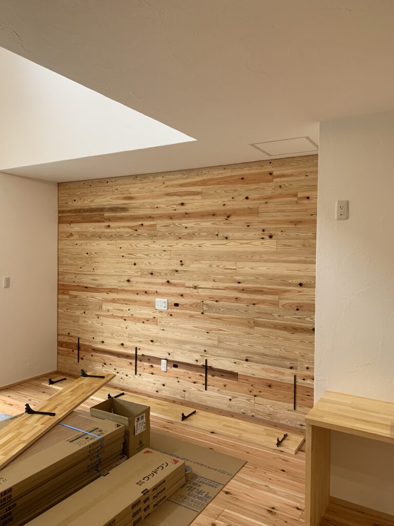 池のほとりの家完成まぢか