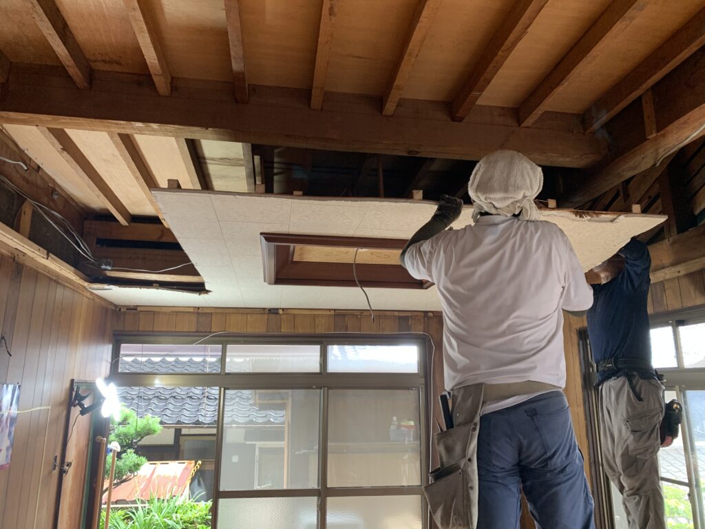 湿度MAX　過酷な解体現場から